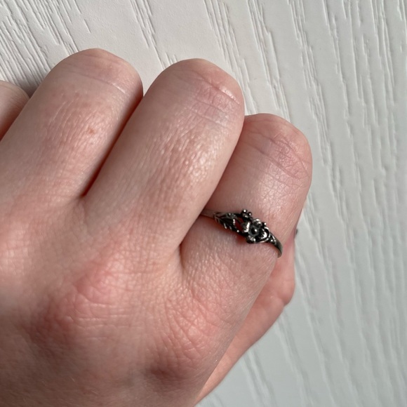 Size 9 silver wildflower ring - Picture 1 of 5